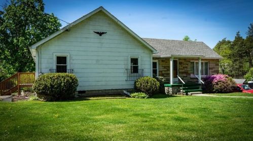 1428 Hooker Rd, Karns City PA  16041-1514 exterior