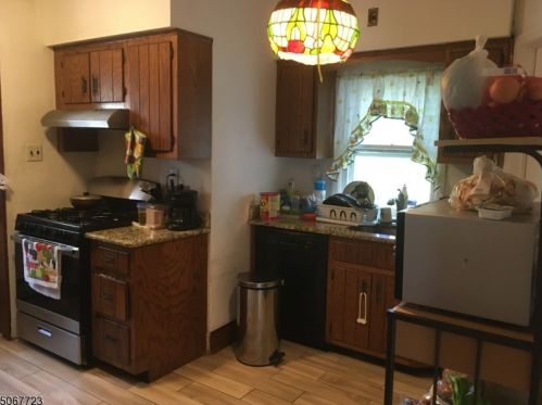 221 New St, West Paterson NJ  07424-3329 exterior