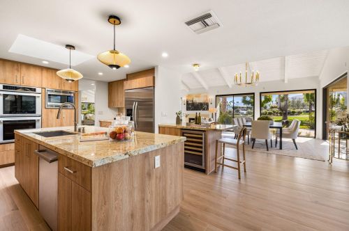 7 Mayfair Dr, Rancho Mirage CA  92270-2586 exterior