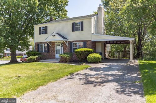 808 Petty Ln, Norristown, PA 19406-1715