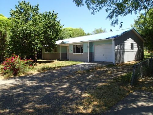 605 Orchard Ave, Bowie, CO 81428-1904