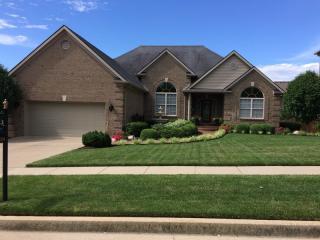 2224 Barnwell Ln, Lexington, KY 40513-1245