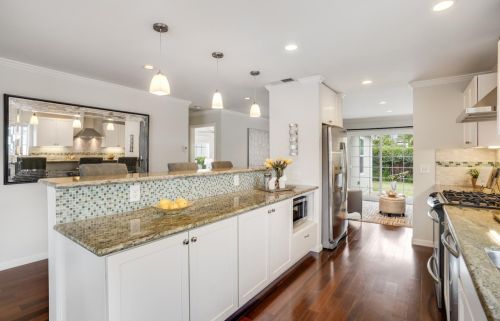 1009 Marsh Rd, Redwood City CA  94063-4431 exterior