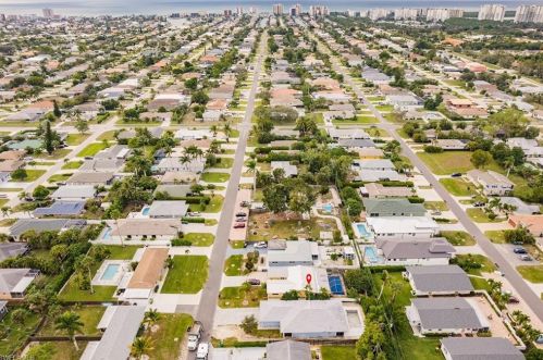 743 108th Ave, Naples, FL 34108-1871