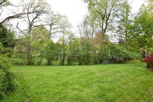 720 Sweetbriar Dr, Waukesha WI  53186-6717 exterior