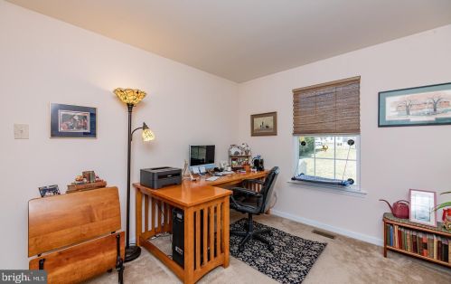 303 8th Ave, Parkesburg PA  19365-1359 exterior