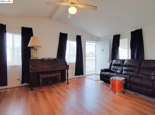 58 Oneida St, Oakley, CA 94561-1665