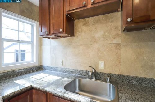 2704 Crescent Dr, Concord CA 94520-1919 exterior