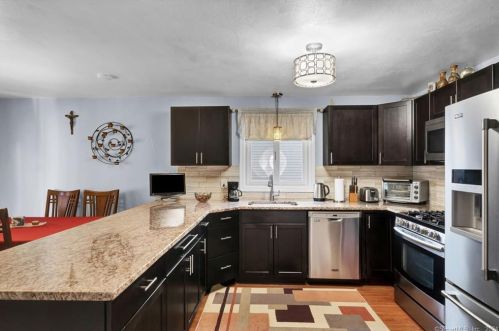 11 Selander St, New Britain, CT 06053-2307