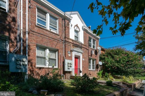 1526 V St, Washington, DC 20020-4846