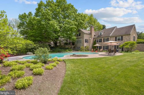 207 Haystack Ln, Wilmington, DE 19807-1121