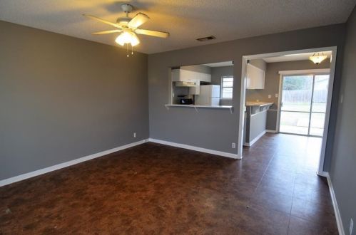 6702 Esther Dr, Austin TX  78752-3134 exterior