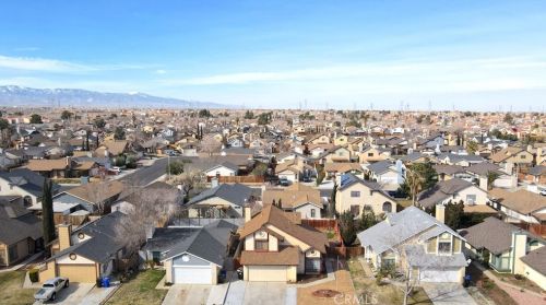 12432 Mount Baldy Dr, Victorville, CA 92392-8609