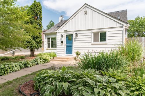 1462 Hazel St, Saint Paul, MN 55119-4221