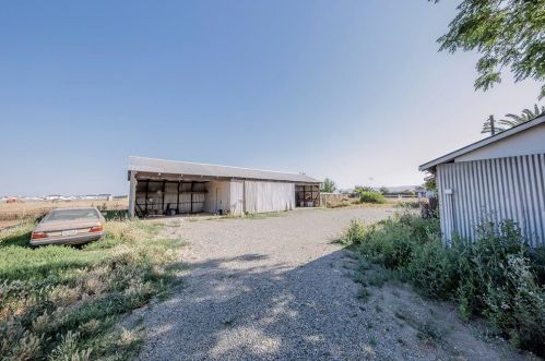 900 Olive Ave, Grayson CA  95363-9415 exterior