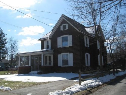 107 Washington St, Bath, NY 14810-1318