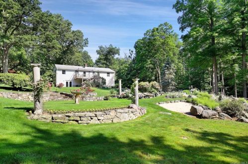 118 Oscawana Lake Rd, Tompkins Corners NY  10579-3014 exterior