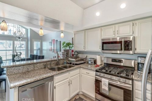 216 Glendora Ave, Covina CA 91724-2954 exterior