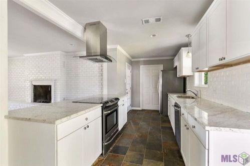5433 Goodland Dr, Greenwell Springs, LA 70739-3232