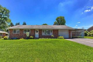 75 Cottage Dr, Strinestown, PA 17345-1015