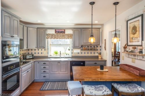 35 Kemah Mecca Lake Rd, Fredon NJ  07860-6617 exterior