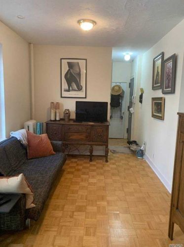 21-15 33rd St, Long Island City NY  11102-2024 exterior