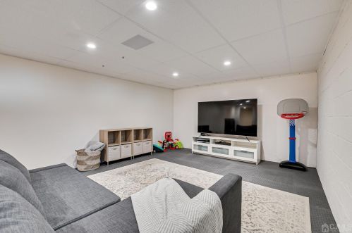 9 Madeline Ave, East Brunswick NJ  08816-3836 exterior