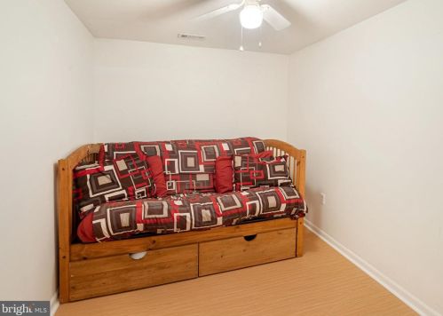 5624 Reardon Ln, Woodbridge VA  22193-3756 exterior