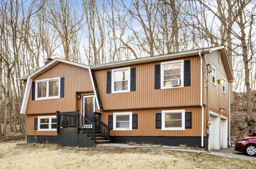 1554 Route 12, Gales Ferry CT  06335-1838 exterior