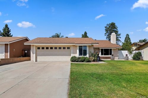 3238 Vineyard Way, Riverside, CA 92503-5469