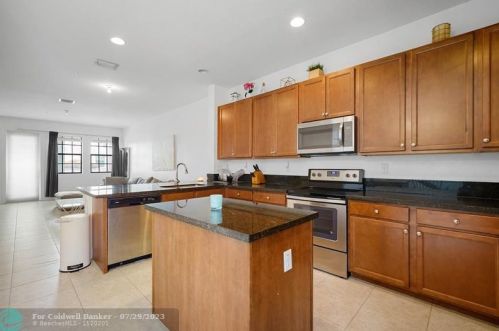 11609 13 Ct, Hollywood FL 33025-2559 exterior