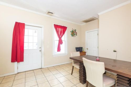 34 Lincoln St, New Britain CT 06052-1638 exterior