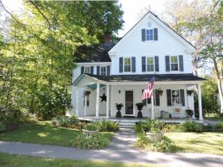 325 Main St, Hopkinton NH  03229-3009 exterior