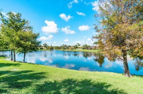5011 Magnolia Bay Cir, West Palm Beach, FL 33418-6732