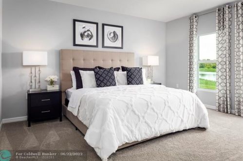 3668 Sapphire Hollow Way, Fort Pierce FL  34981 exterior