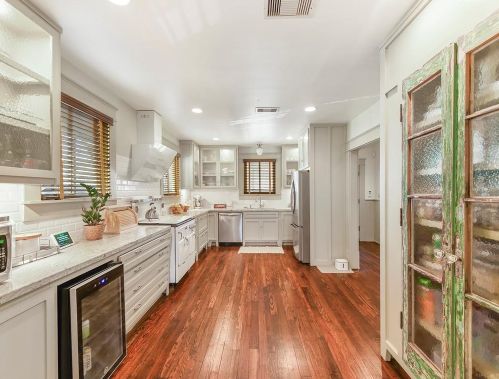 1509 Mechanic St, Galveston TX 77550-2531 exterior