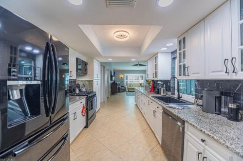 6100 Green Blvd, Naples FL  34116-4824 exterior