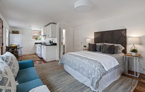 1000 Glendora Ave, Oakland CA  94602-1417 exterior