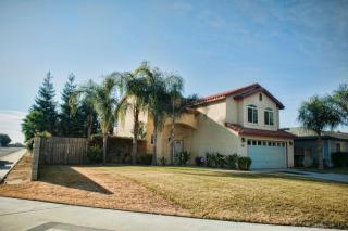 2501 Flower St, Pond, CA 93280-3115