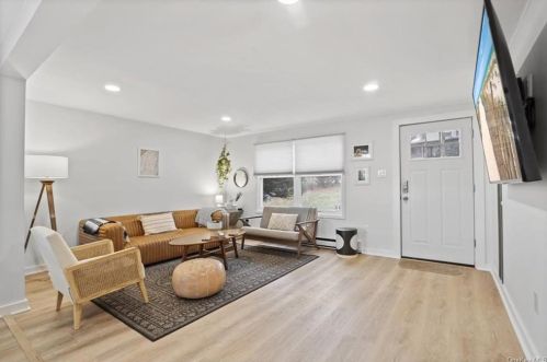 368 Carter Ave, Newburgh NY  12550-8400 exterior