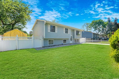 15 29th St, Wheatley Heights NY  11798-3713 exterior