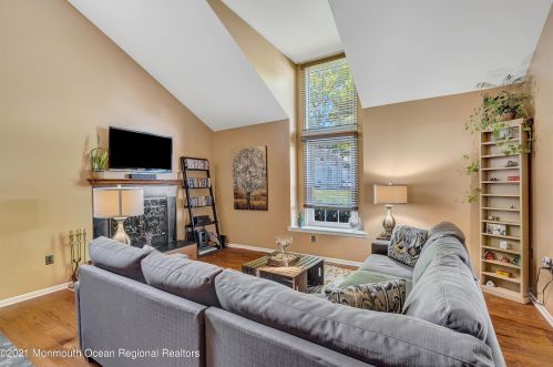 1201 Buckingham Cir, Middletown NJ  07748-3453 exterior