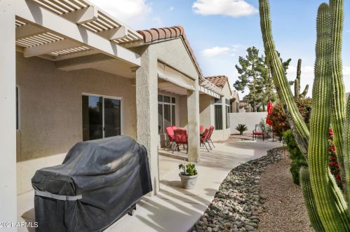 22031 Las Brizas Ln, Sun City AZ 85375-2827 exterior