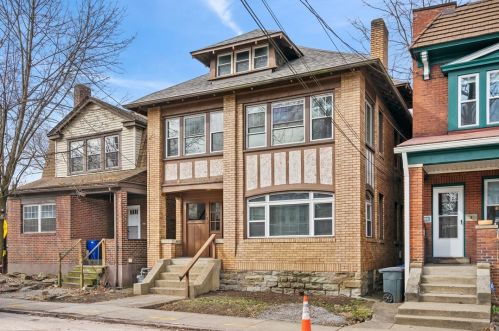 582 Peebles St, Pittsburgh, PA 15221-3264