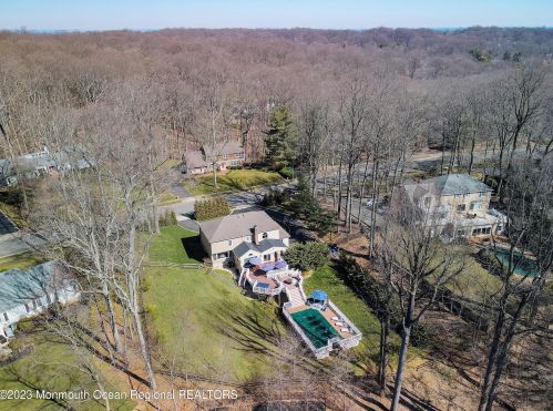 162 Borden Rd, Middletown NJ  07748-3050 exterior