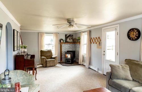 124 Church St, Schoeneck, PA 17578-9442