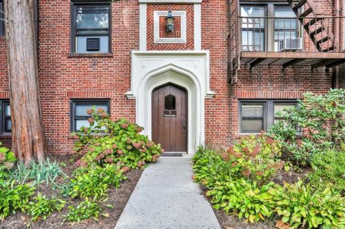 3 Greenridge Ave, White Plains, NY 10605-1241