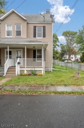 44 Warren St, Washington, NJ 07882-1441