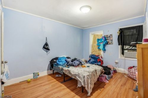 266 Hills Pl, Trenton NJ  08611-2811 exterior