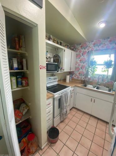 2923 11 Ct, Cape Coral FL  33914-5622 exterior